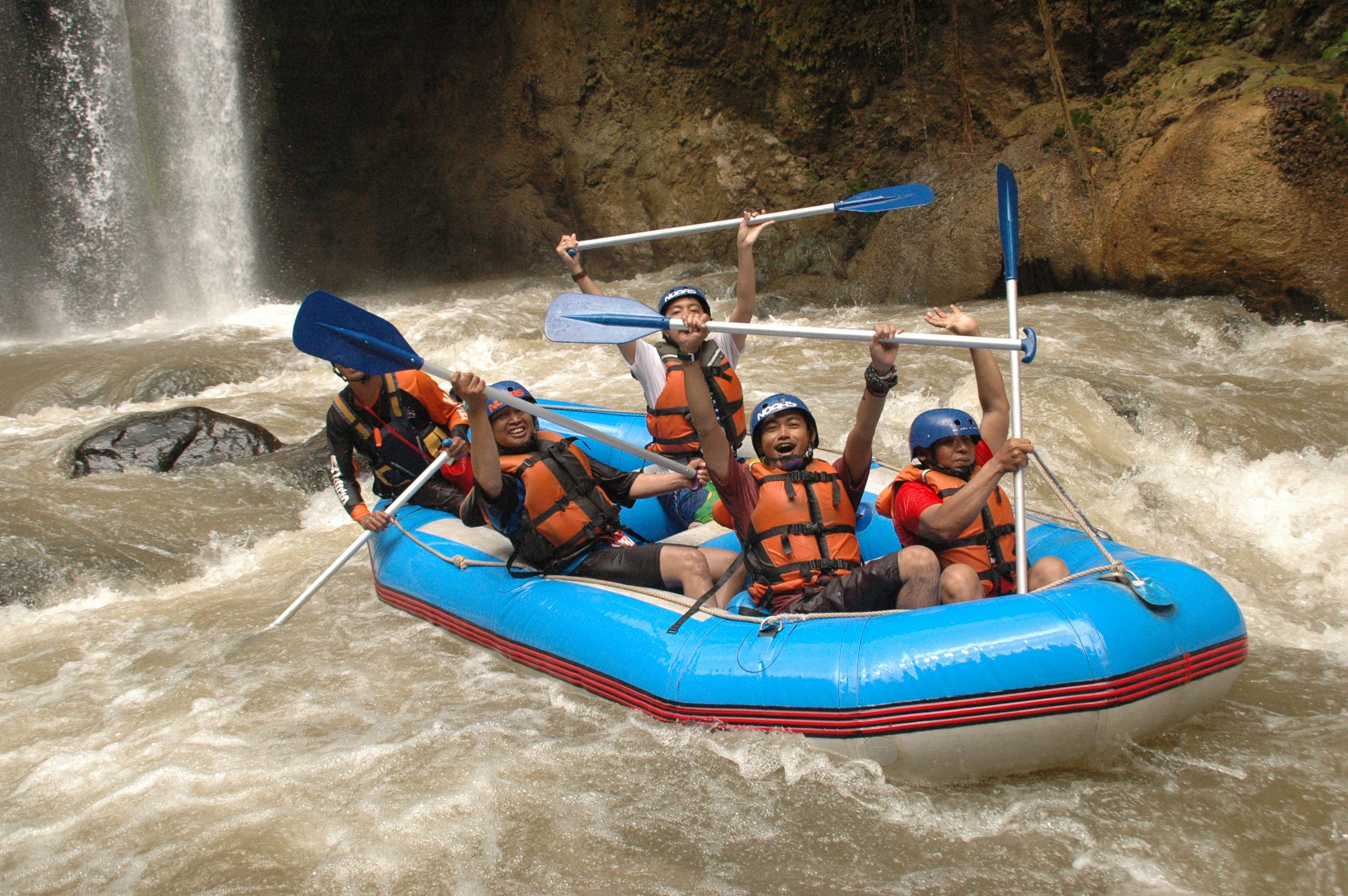 Adventure traveller pushing their limits with extreme sports in Bali