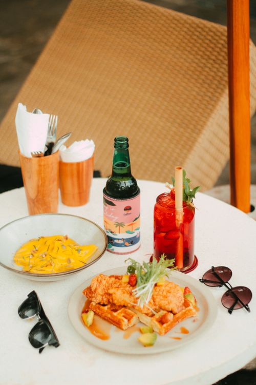 A colourful tropical brunch at an outdoor café in Bali